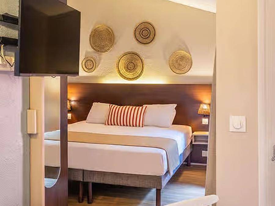 Club Belambra Golfe de Lozari - Bungalow 4 personas - Clásico Bung: 2 habitaciones, 4 personas, terraza, aire acondicionado in Losari, Belgodère