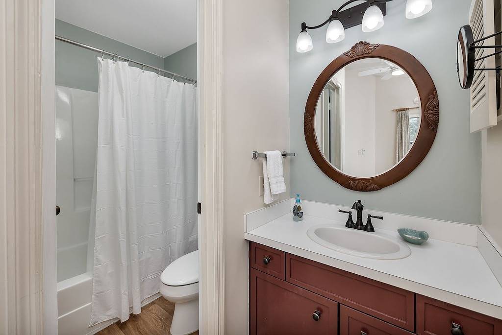 Ganze Wohnung, 2br/2ba Walk to pier/village area. 1/2 mile to beach in St. Simons Island, Glynn County