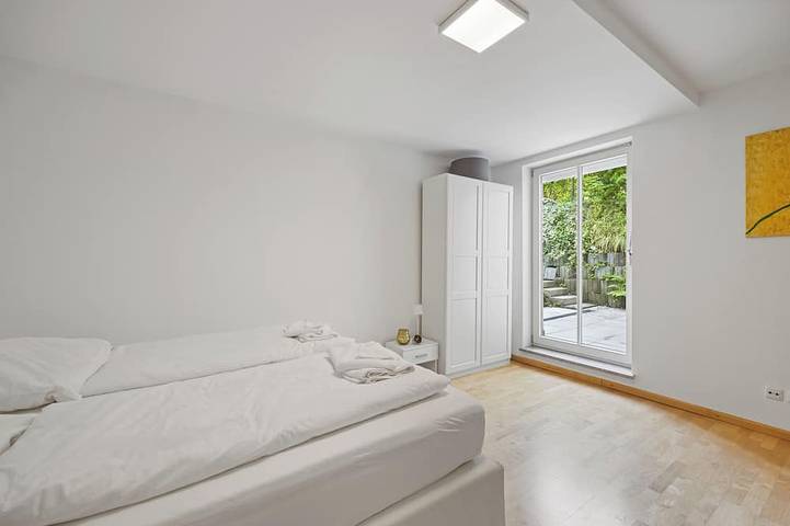 Ganze Wohnung, Helle 3 Zimmer Maisonette-Wohnung mit 2 Terrassen nahe Schön Klinik Vogtareuth in Stephanskirchen, Landkreis Rosenheim