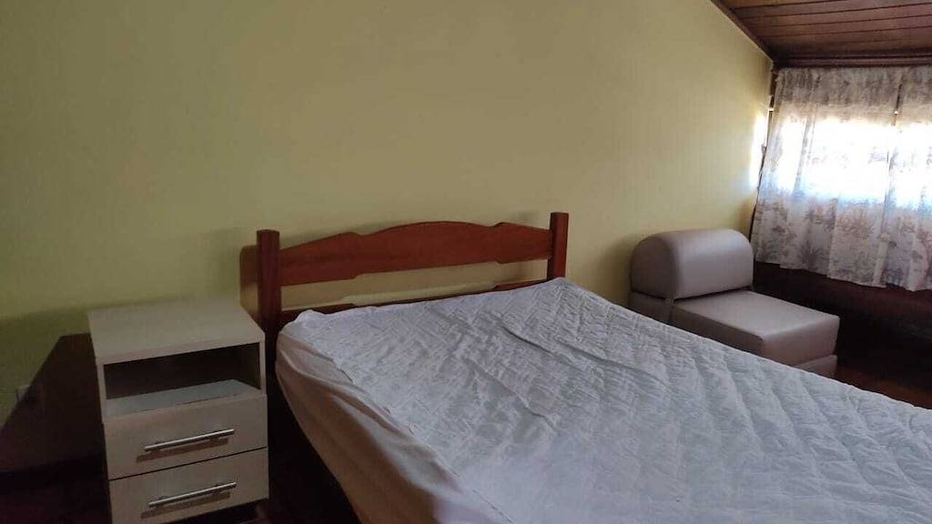 Ausgezeichnetes Haus Mit 03 Schlafzimmern, Zwei Leerständen, Geschlossenes Wohnzimmer, Nahe Am Strand in Cajueiro (Cabo Frio), Cabo Frio