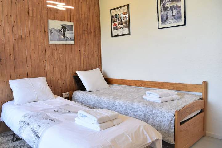 Appartement entier, Courchevel Le Praz - Ski aux pieds - Vue et lumière - Centre aquatique in Courchevel 1300 (Le Praz), Saint-Bon-Tarentaise