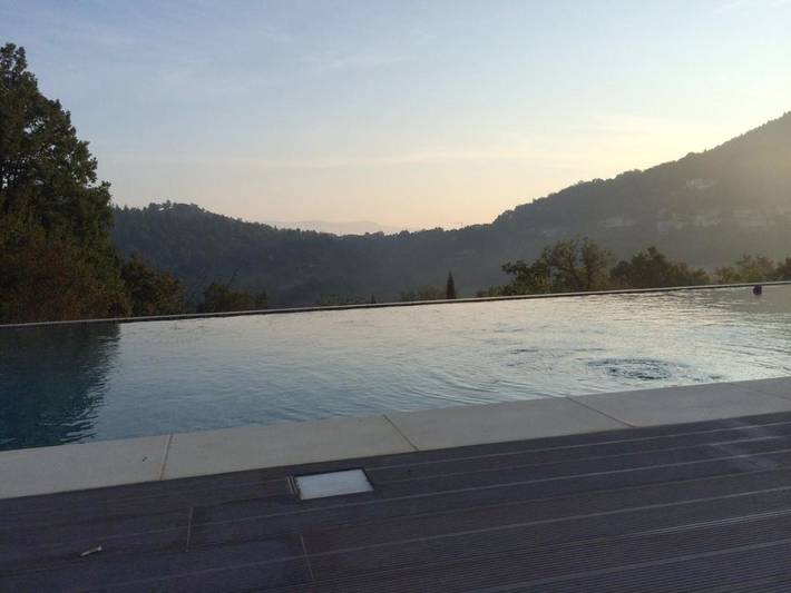 Maison d’hôte pour 6 personnes, avec terrasse et jacuzzi ainsi que piscine et jardin à Les Adrets-de-l'Estérel - 4