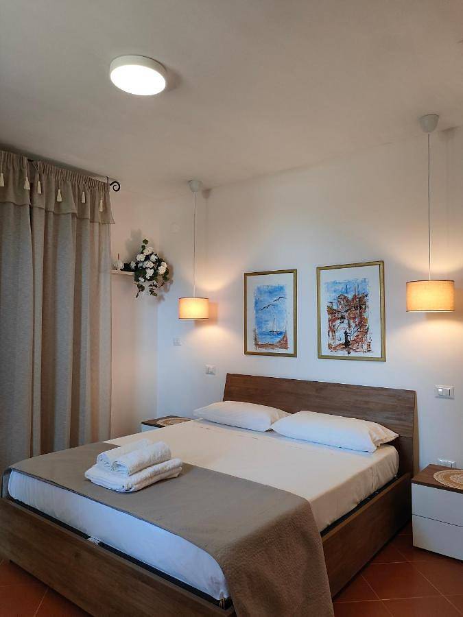 Double Room with Private Bathroom in Cozze, Mola di Bari