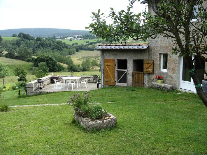 Gîte pour 3 personnes, avec terrasse à Paulhac-en-Margeride