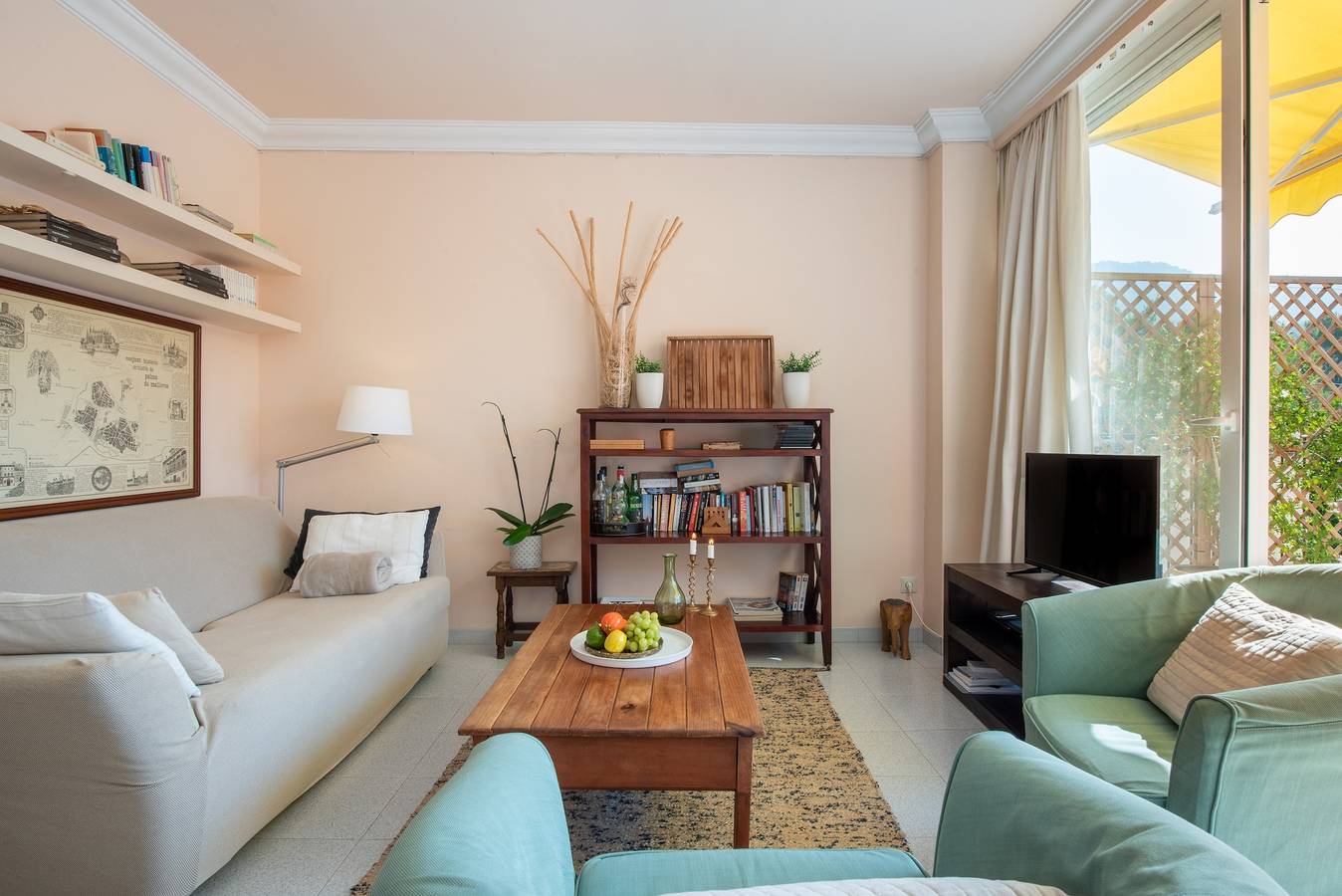 Appartement Carla vlak bij het strand met ruim balkon, bergzicht, wifi en airco, foto 6