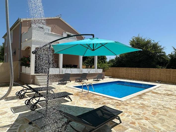 Ferienhaus für 8 Personen, mit Garten und Ausblick sowie Pool - 1