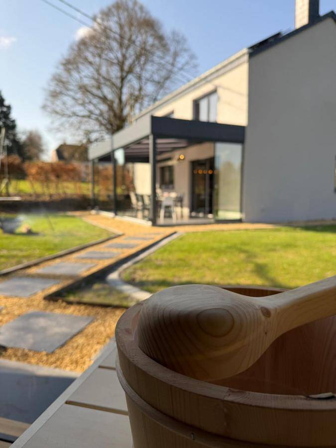 Maison de vacances pour 6 personnes, avec Jacuzzi et Terrasse ainsi que Jardin et Sauna à Gouvy