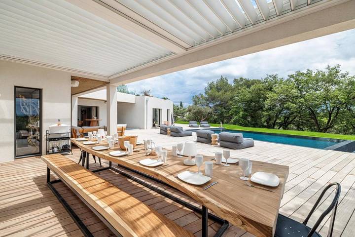 Villa pour 10 personnes, avec piscine ainsi que vue et terrasse à Opio - 4