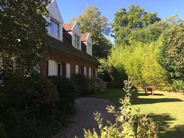 Location de vacances pour 2 personnes, avec jardin ainsi que vue et piscine à Croix (homonymie) - 3