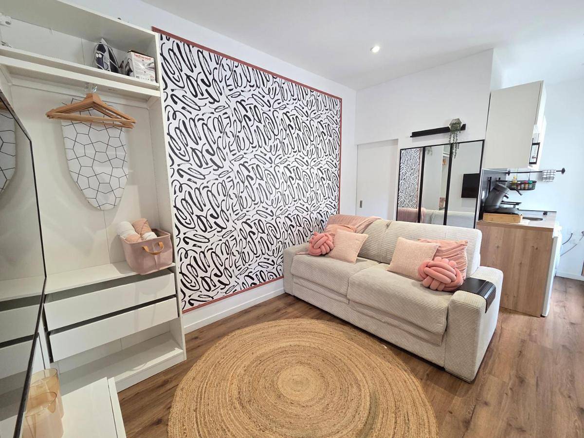 Appartement entier, One-Bedroom Apartment in Villejuif, Val-de-Marne
