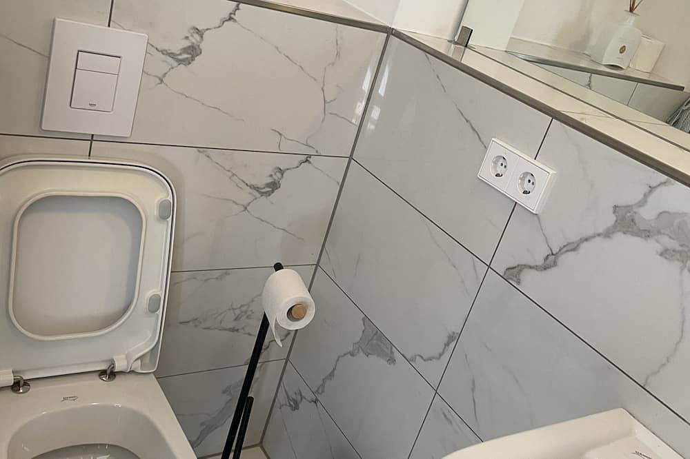 Ganze Wohnung, Sehr moderne Studio-Wohnung direkt am U-Bahnhof in Berlin Innenstadt, Berlin