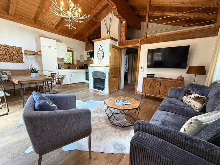 Hütte für 4 Personen, mit Balkon und Terrasse sowie Garten und Ausblick in Kitzbühel