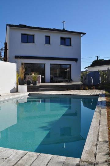 Gîte pour 5 personnes, avec piscine et jardin à Le Taillan-Médoc
