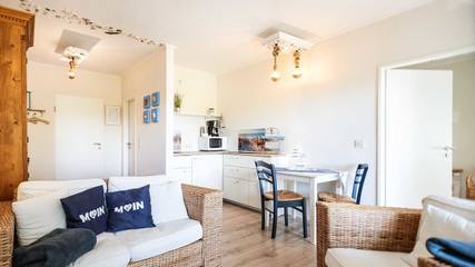 Ferienwohnung für 2 Personen, mit Sauna und Balkon sowie Garten in Malente