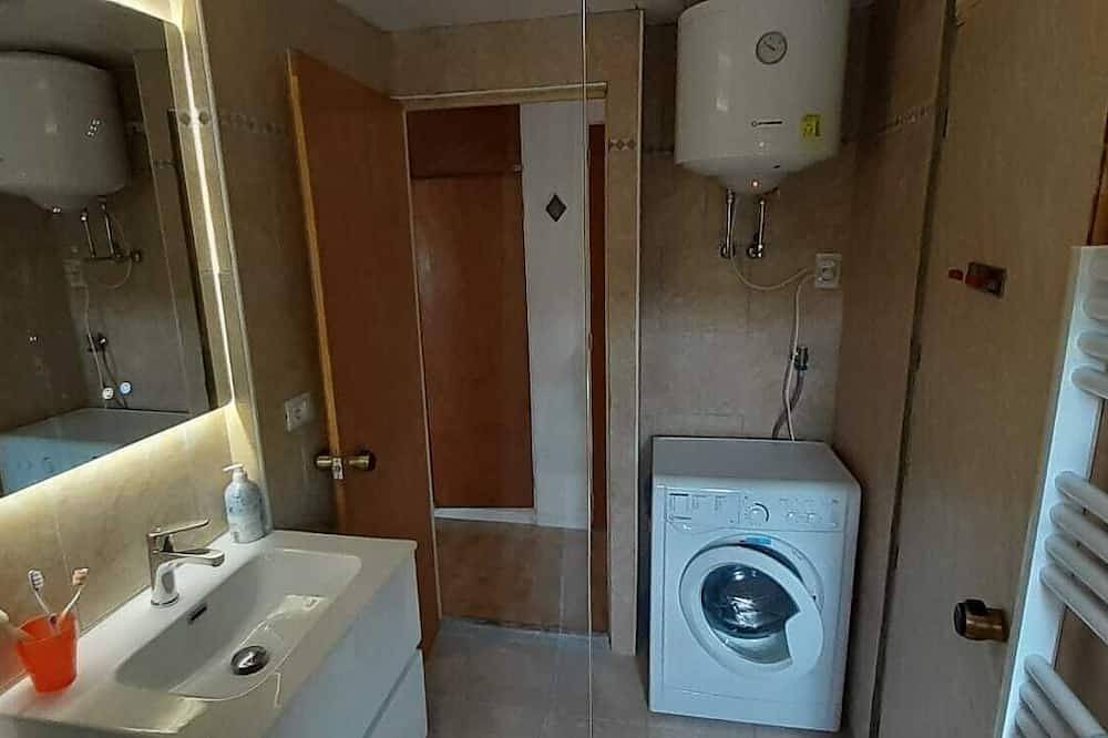 Freistehendes Ferienhaus in einem Olivenhain mit wunderschönem Meerblick in Dolceacqua, Ligurische Alpen