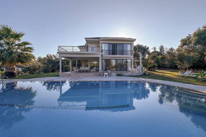 Villa für 10 Personen, mit Pool und Whirlpool - 1