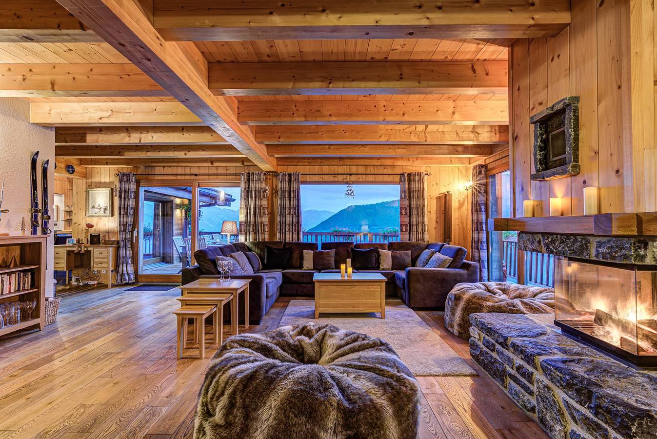 Chalet la Couronne - Jacuzzi Views Ski-In Ski-Out in La Tzoumaz, Riddes