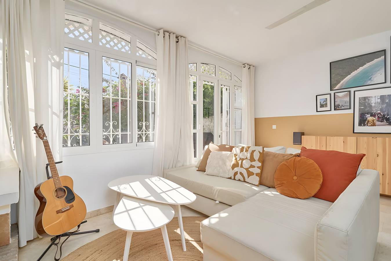 Holiday Home 'Lena Town House' with Pool, Mountain View, Wi-Fi and Air Conditioning in Playa de Burriana, Nerja