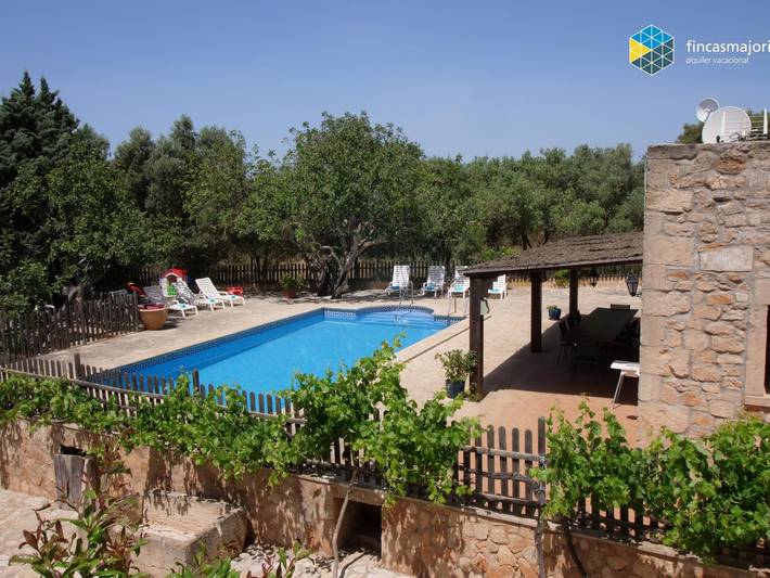 Finca für 8 Personen, mit Pool und Garten sowie Balkon, kinderfreundlich in Santanyí - 4