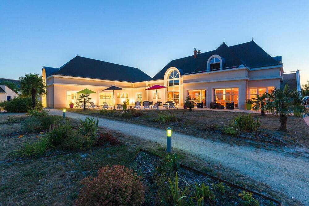 Holiday Park in France with Garden Terrace in Azay-le-Rideau, Loire Valley