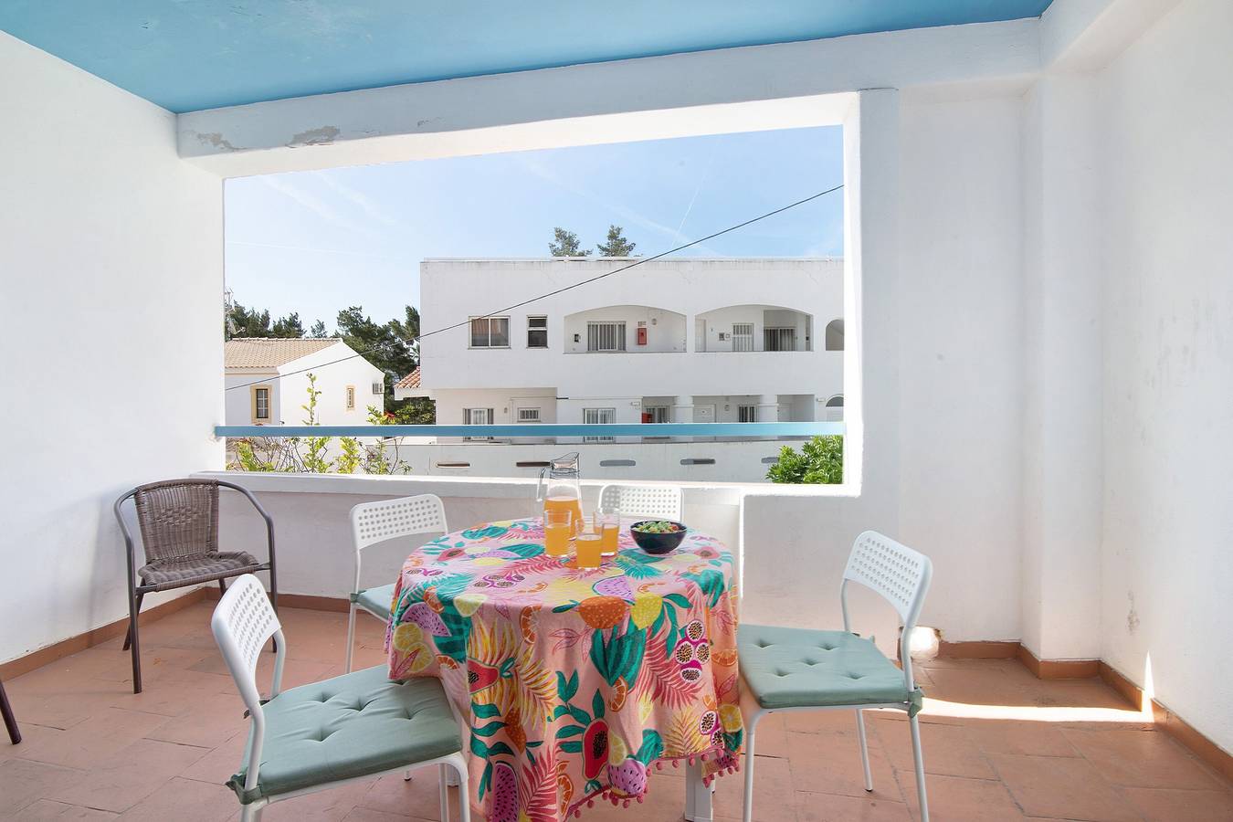 Apartamento inteiro, Apartamento 'Mar Azul 3' com Varanda e Wi-Fi in Praia da Oura, Albufeira