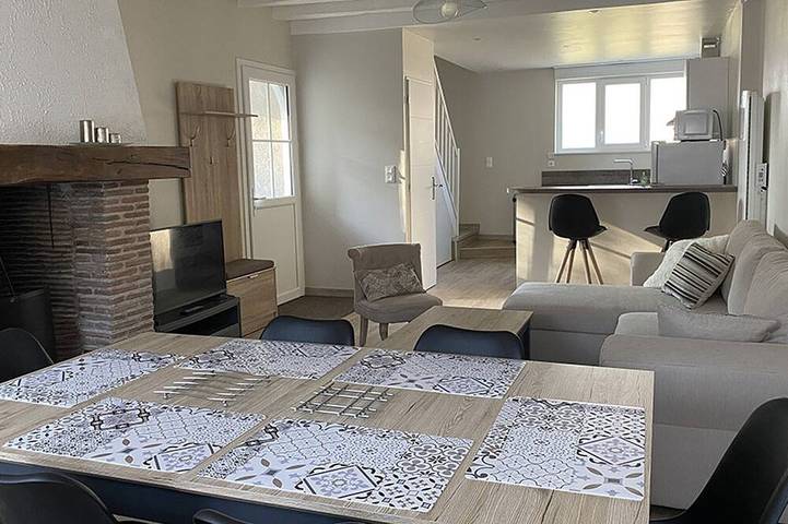 Gîte pour 6 personnes, avec terrasse à Avaray