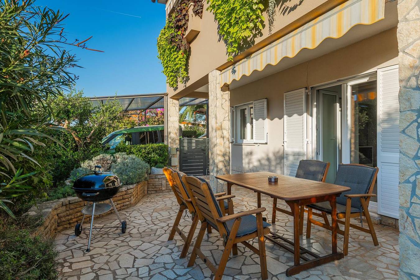 Appartement entier, 100 Meter zum Kieselstrand mit Klima, Grill in Banjole, Côte Sud d'Istrie