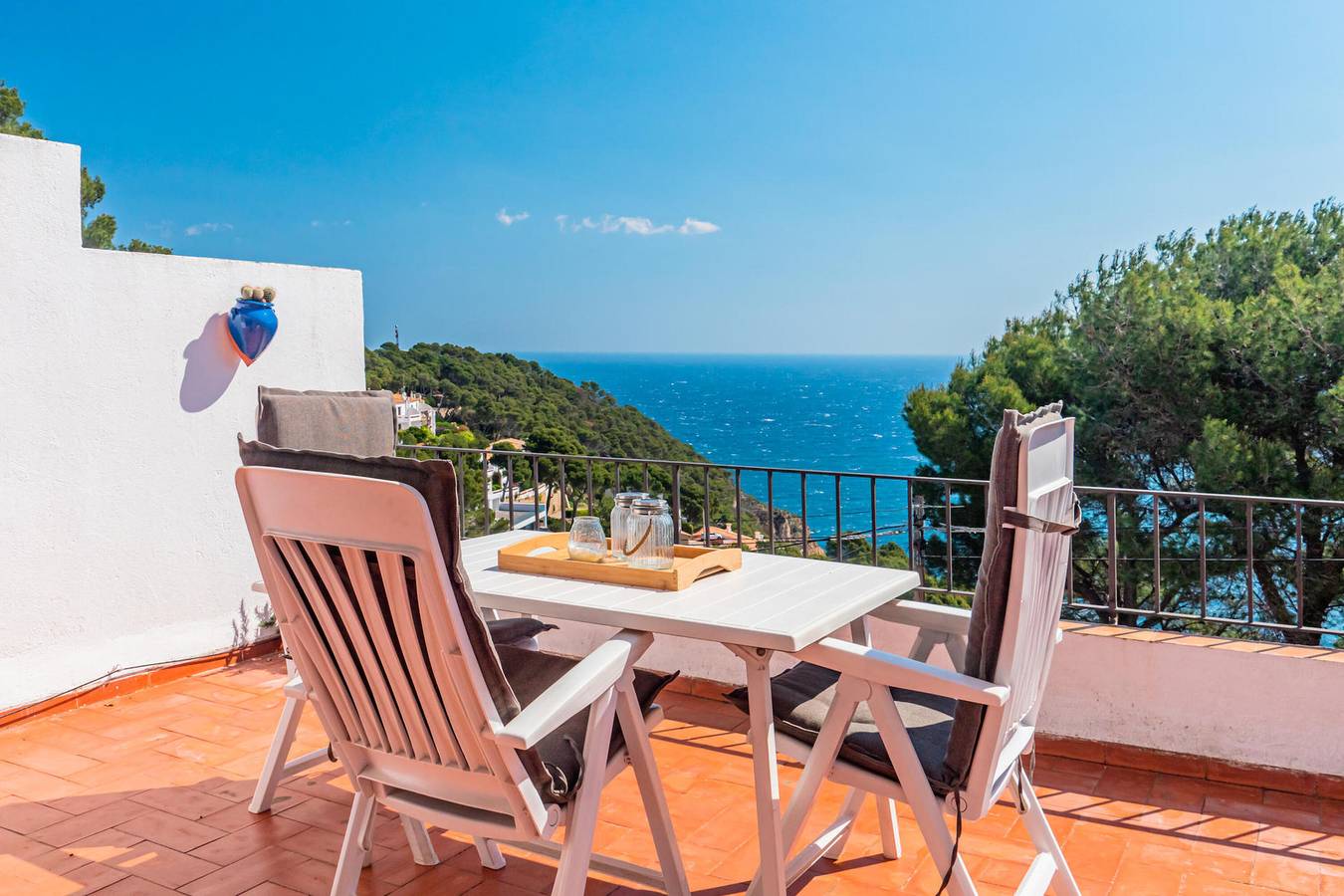 Appartement entier, Joli appartement avec magnifiques vues à la mer et piscine. in sa Tuna, Begur