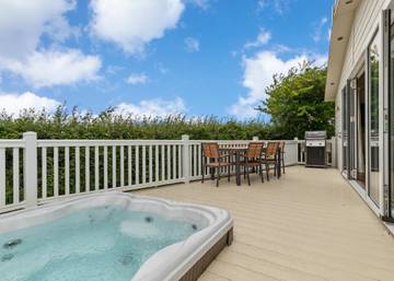 Chalet for 6 People in South-Wales, Pembrokeshire, Photo 2