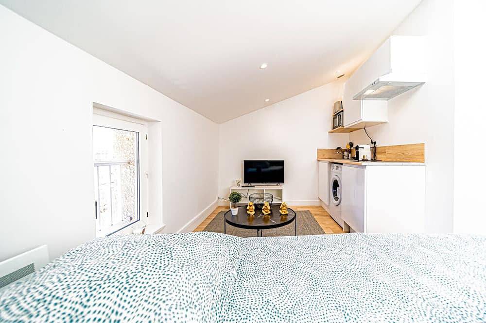 Appartement entier, Le Californie - Agréable studio - wifi inclus in Oullins, Lyon et ses environs