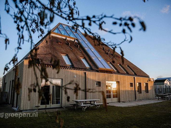 Ferienhaus für 24 Personen, mit Seeblick und Balkon/Terrasse sowie Terrasse in Callantsoog