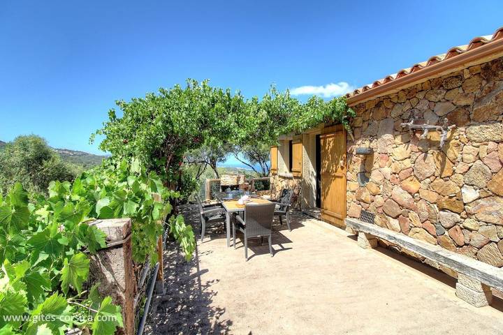 Gîte pour 4 personnes, avec jardin et terrasse