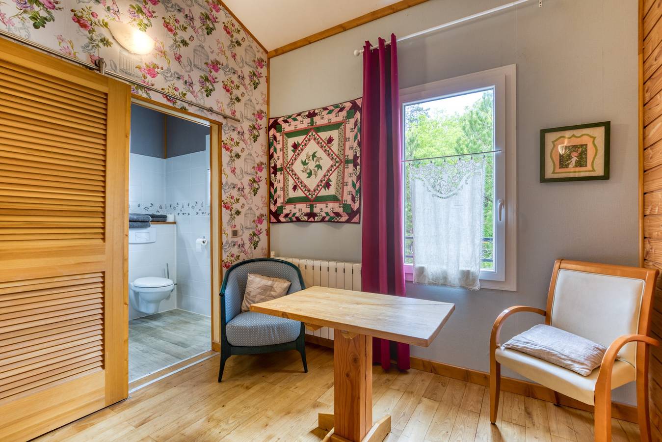 Chambre d’hôtes « Chambre Madeleine » avec piscine partagée, terrasse partagée et Wi-Fi in Soubès, Région de Lodève