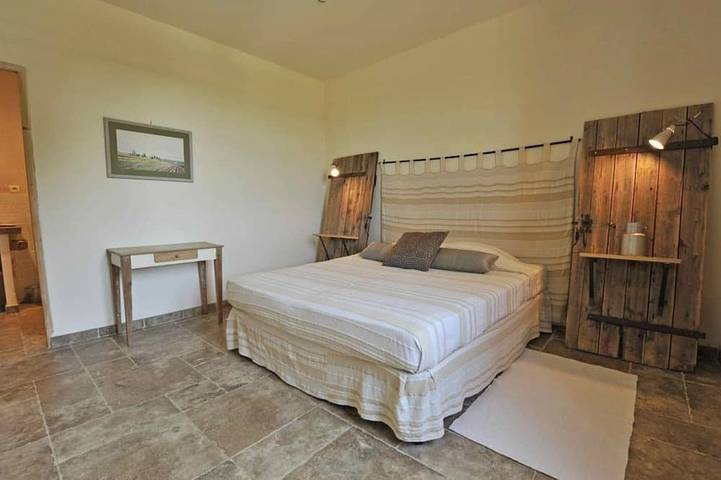 Gîte pour 6 personnes, avec jardin et piscine, animaux acceptés à Neuilly-le-Réal - 4