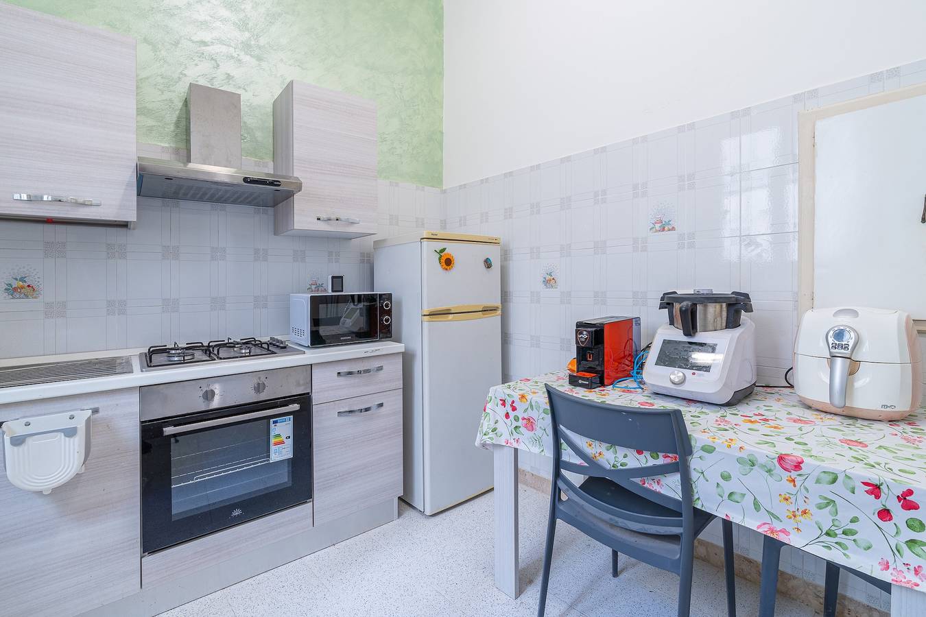 Appartement entier, Appartement 'Alabostreet51' avec terrasse privée, Wi-Fi et climatisation in Augusta (Sicile), Augusta (Commune)