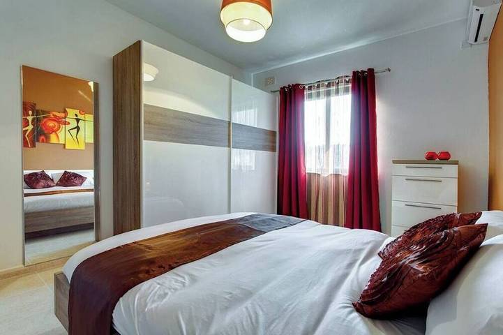 Gîte pour 6 personnes, avec jacuzzi et balcon dans Qawra - 3