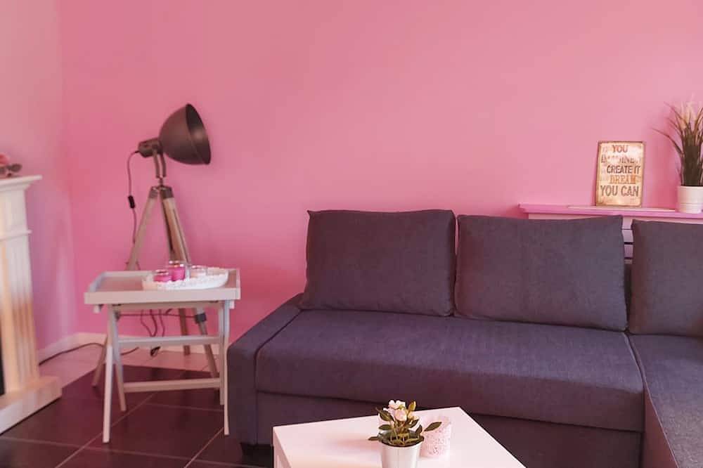 House and cottage: \"Rêve sous le Ciel\" in a quiet location 2 minutes from the river in Peyremale, Cevenas