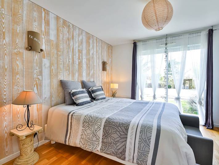Location de vacances pour 6 personnes, avec piscine et jardin à Landevieille - 4