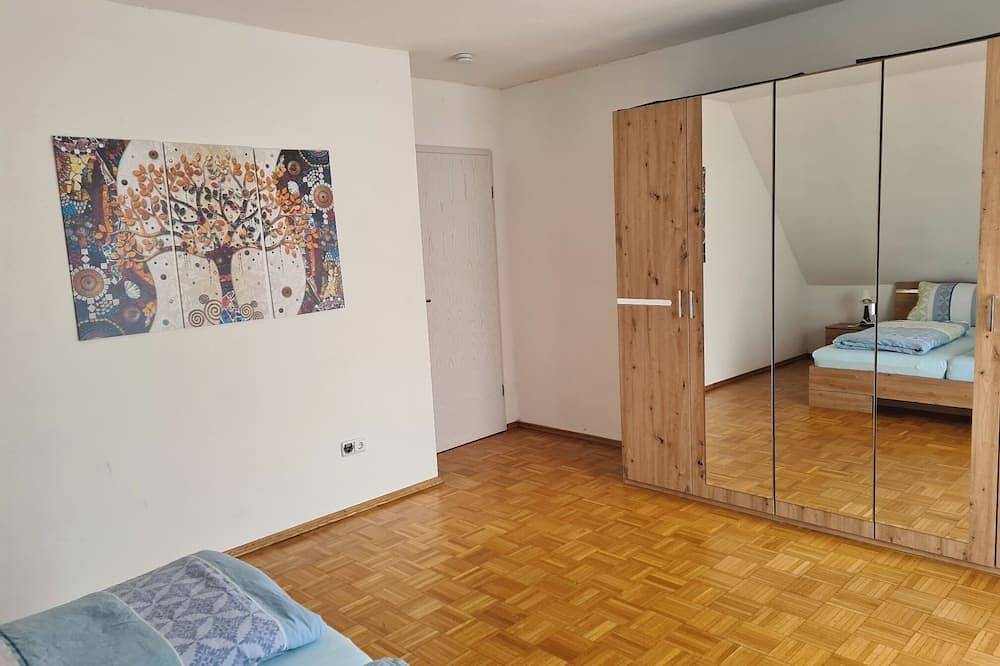 Ganze Wohnung, Große Ferienwohnung für 4 Personen in ruhiger Lage in Zapfendorf, Landkreis Bamberg