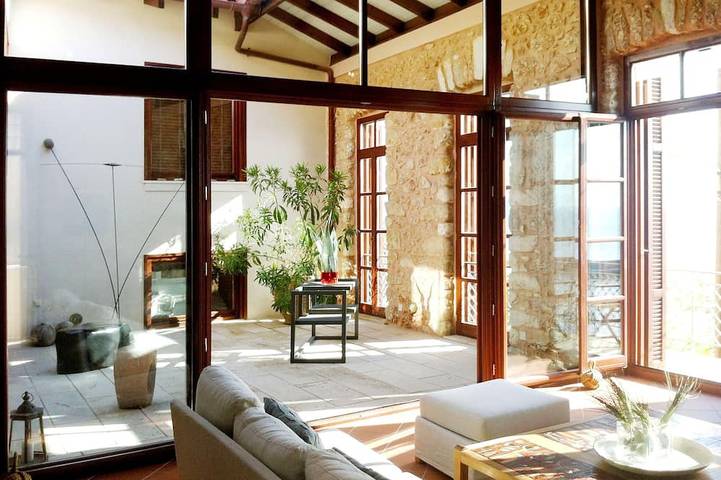 Location de vacances pour 6 personnes, avec Balcon et Jacuzzi dans Gytheion