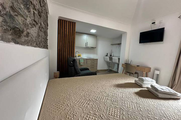 Mocha Studio. Romantic Space, for a fantastic vacation! in Machico, Madeira