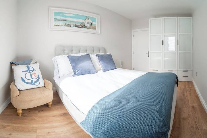 Entire apartment, Galway City Center Claddagh Galway Bay Views in Eyre Square, Galway