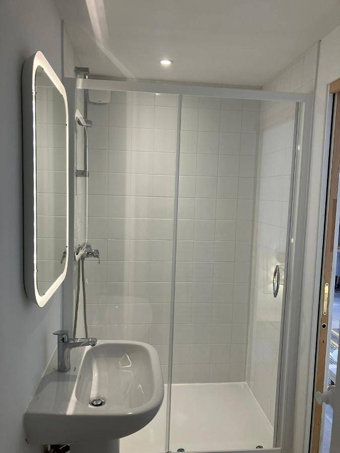 Appartement entier, One-Bedroom Apartment in Charbonnières-les-Bains, Lyon et ses environs