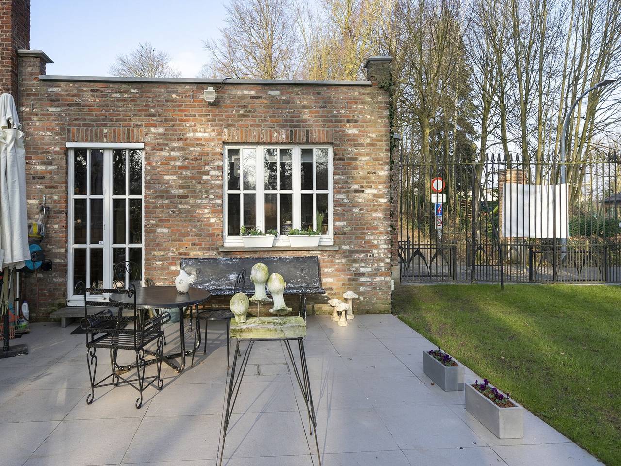 Mystique apartment in Kruibeke at Wissekerke Castle in Bazel, Kruibeke