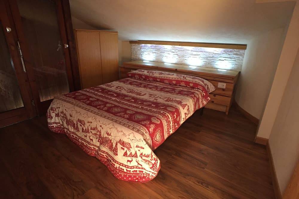 Entire apartment, Luxury three-room apartment in Cervinia Sci and Sauna, facing ski slopes. in Cervinia Cielo Alto, Valtournenche