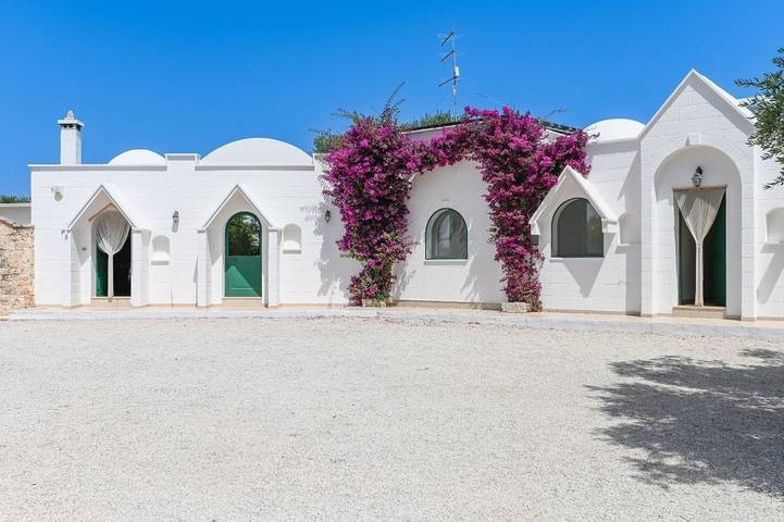 Borgo Marianna heated pool in San Vito dei Normanni, Salento