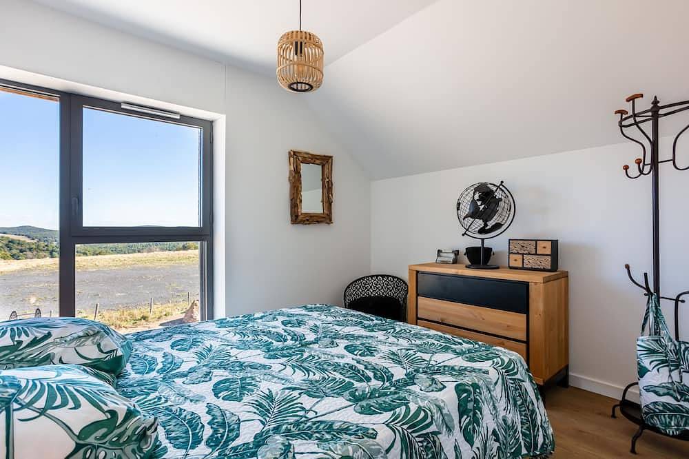 Modern, comfortable Buron in the heart of Aubrac in Saint-Chély-d'Aubrac, Macizo Central