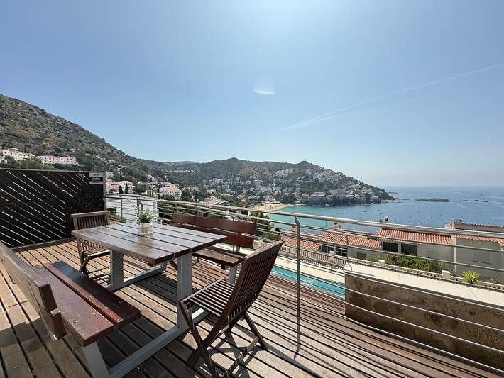 Location de vacances pour 6 personnes, avec piscine et terrasse, animaux acceptés dans Canyelles Petites