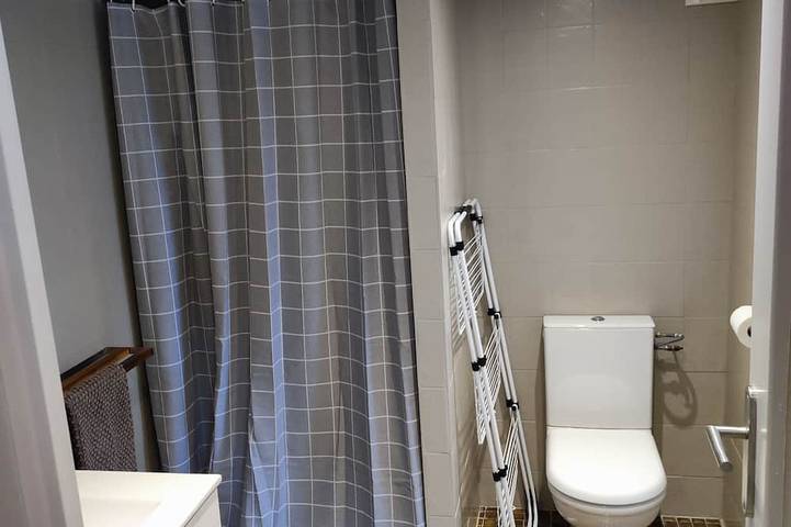 Gîte pour 2 personnes, avec terrasse, animaux acceptés dans Plage De L Islet - 3