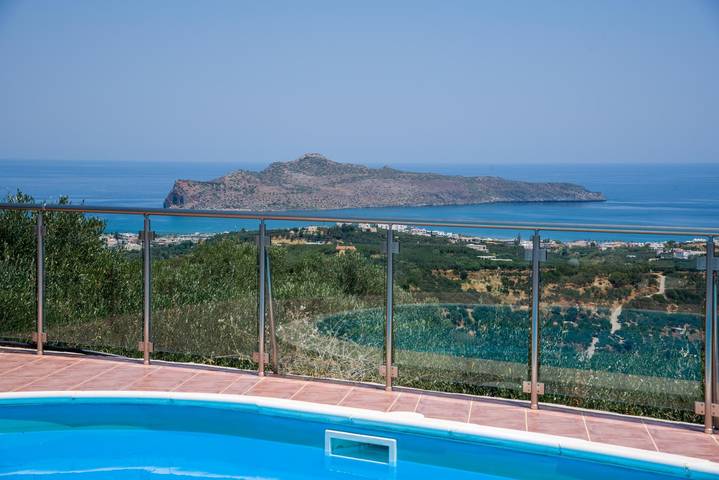 Location de vacances pour 6 personnes, avec jardin dans Stalos - 2